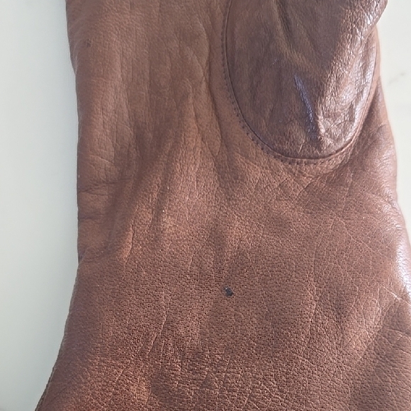 Isotoner Cashmere Lined Brown Leather Gloves with Faux Fur Cuff - Picture 4 of 8